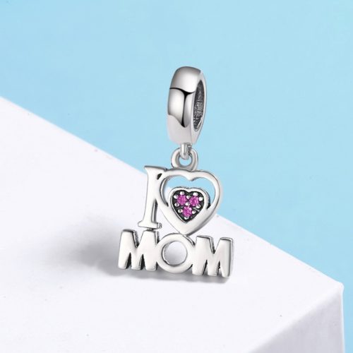 Rózsaszín kristályos szívvel készült ezüst “I love mom” charm, Pandora kompatibilis karkötőre.