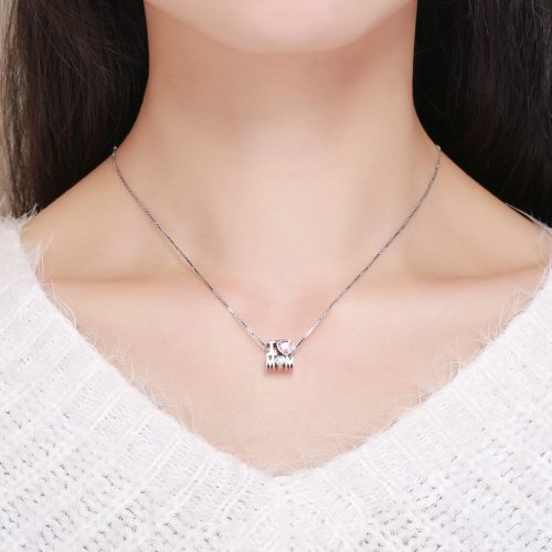 Női nyakon viselt finom ezüst nyaklánc Pandora kompatibilis I Love Mom szív medállal.